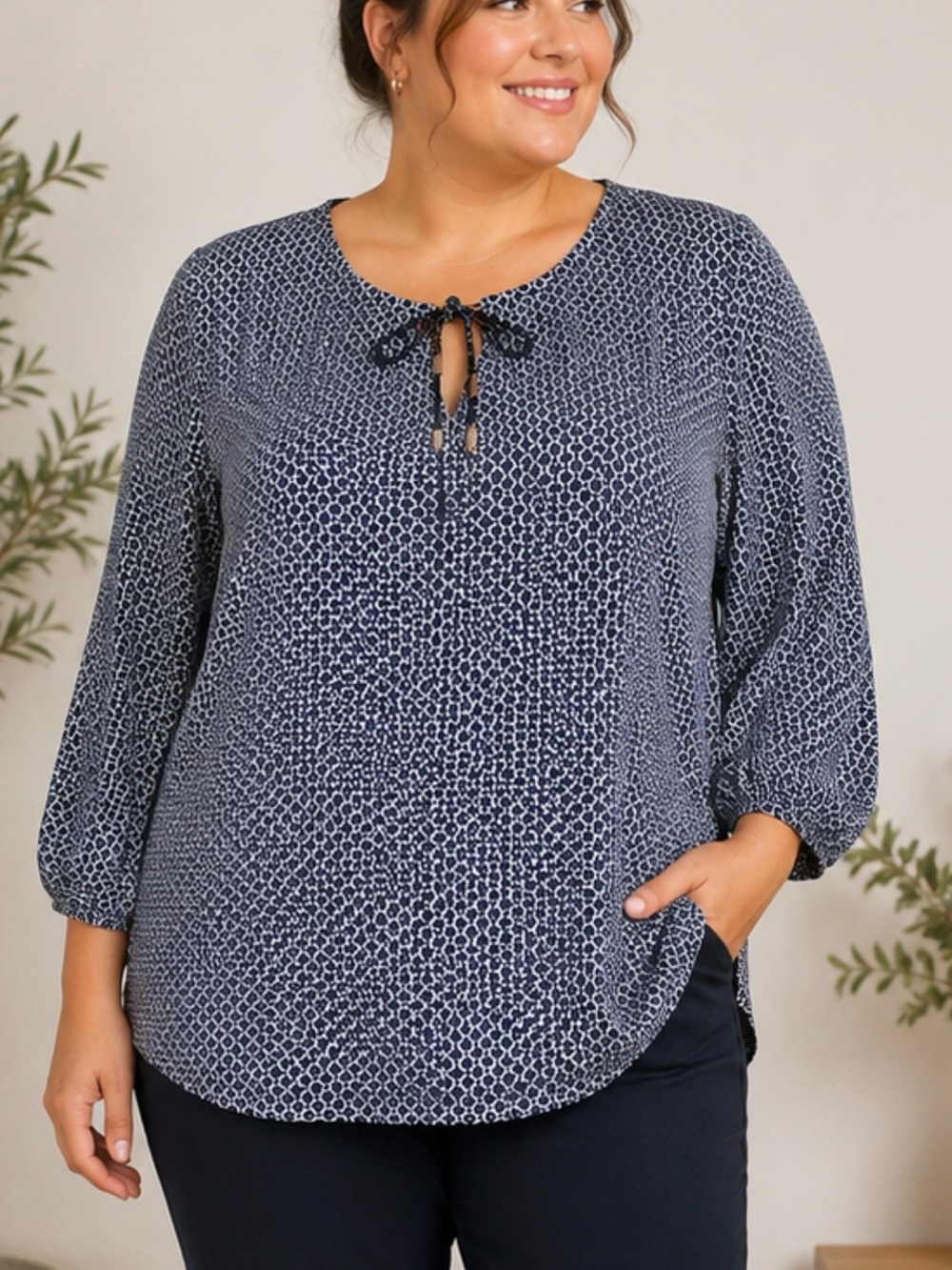Liz Claiborne Woman 1X Navy White Geometric Tie Neck Keyhole Blouse